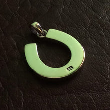 Load image into Gallery viewer, Sterling Silver Horseshoe Inlay Horsehair Necklace